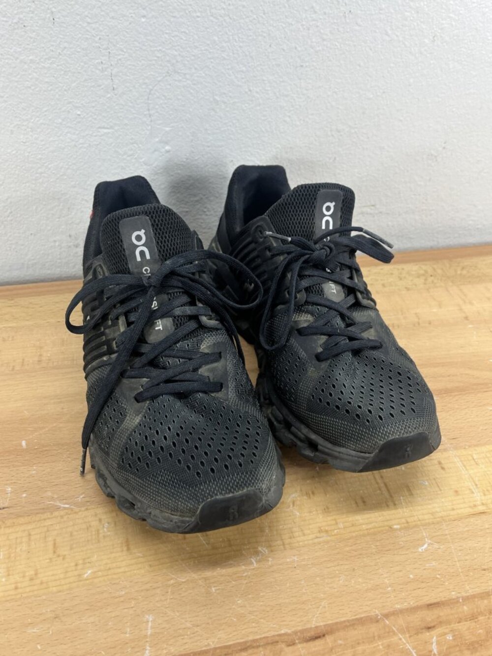 Size 8.5 Women's On Cloudswift Low All Black Sneakers 41.98459 Shoes - Picture 6 of 15